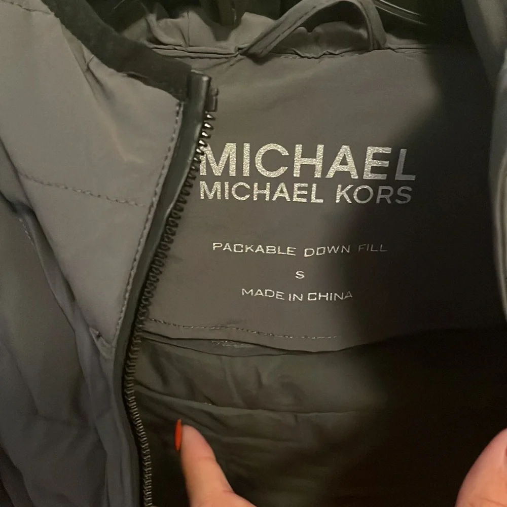 Woman’s Michael Kors Coat - Picture 2 of 4